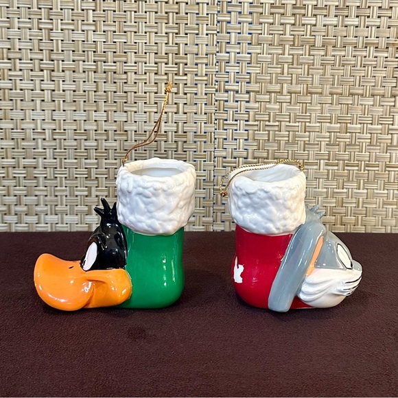 🎄VTG 1994 Looney Tunes Daffy Duck & Bugs Bunny Ceramic Stocking Tree Ornaments - Picture 4 of 13
